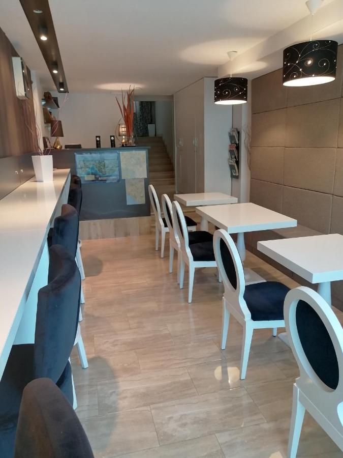 And Grand Palazzo Apartment Budva