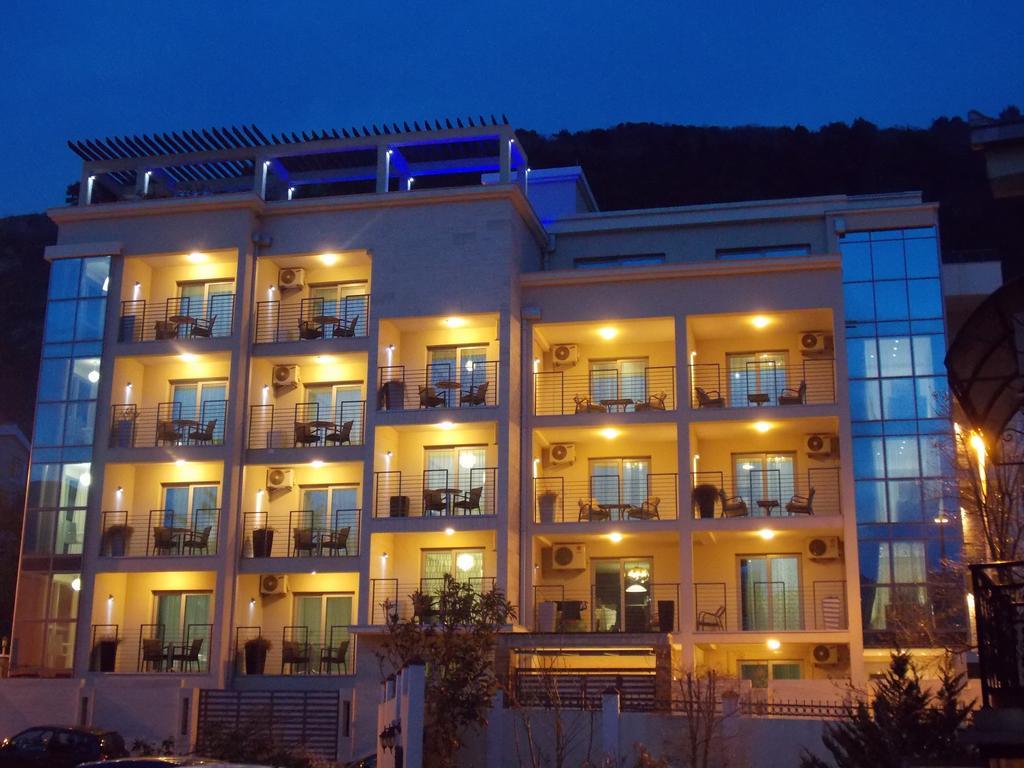 And Grand Palazzo Apartment Budva