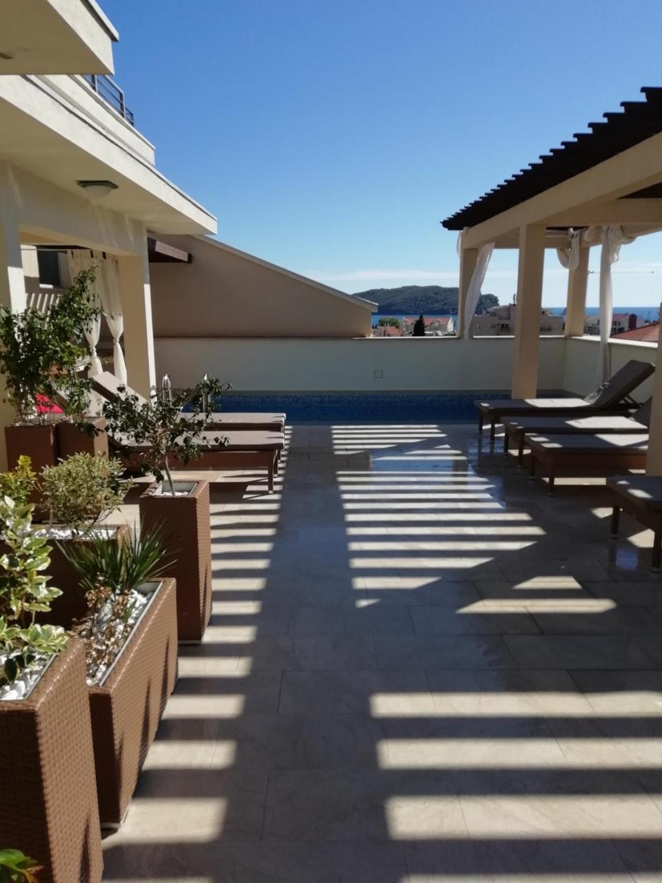 Apartment And Grand Palazzo
