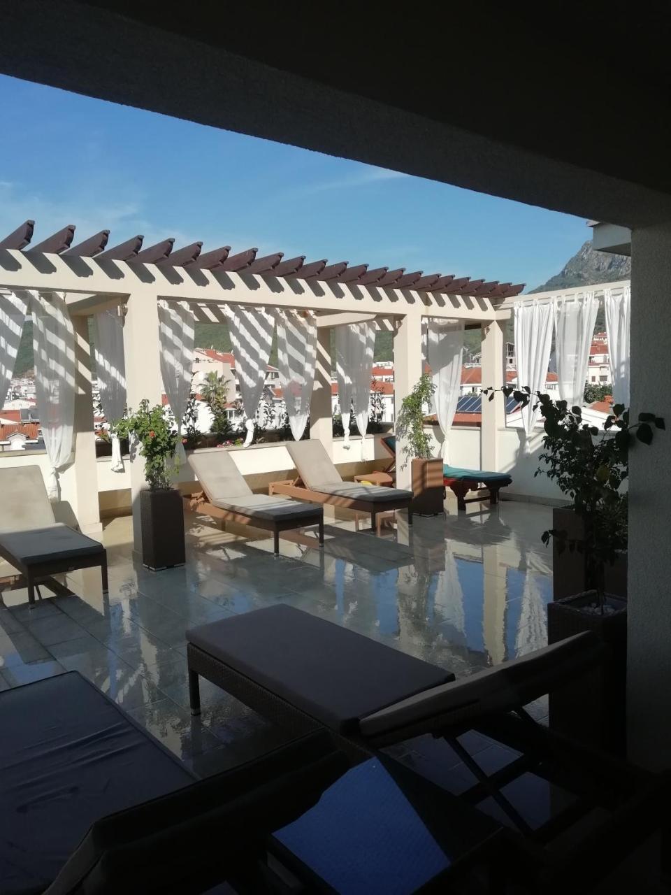 And Grand Palazzo Apartment
