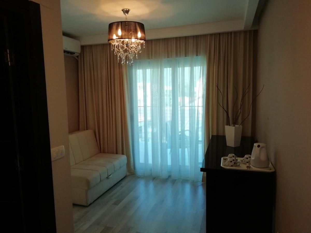 And Grand Palazzo Apartment *