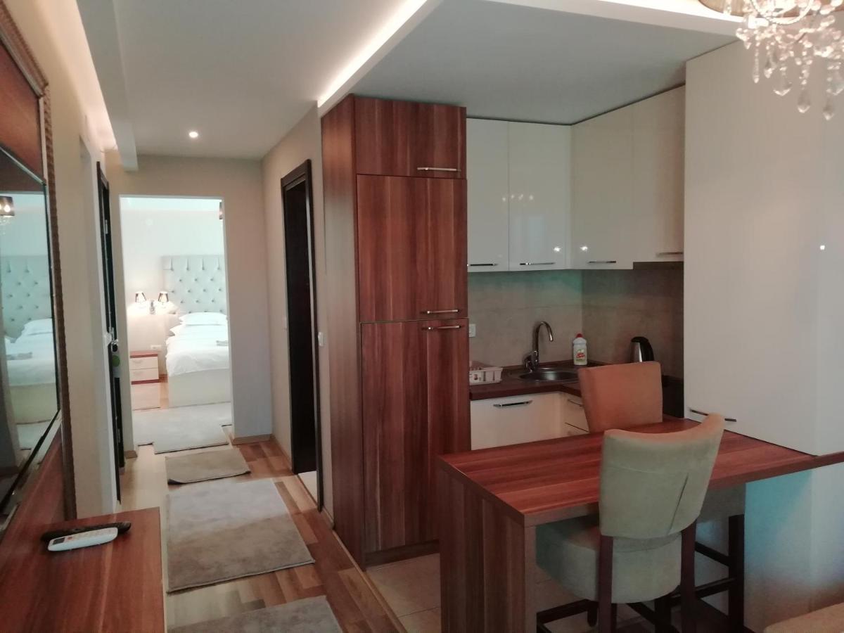 And Grand Palazzo Apartment *