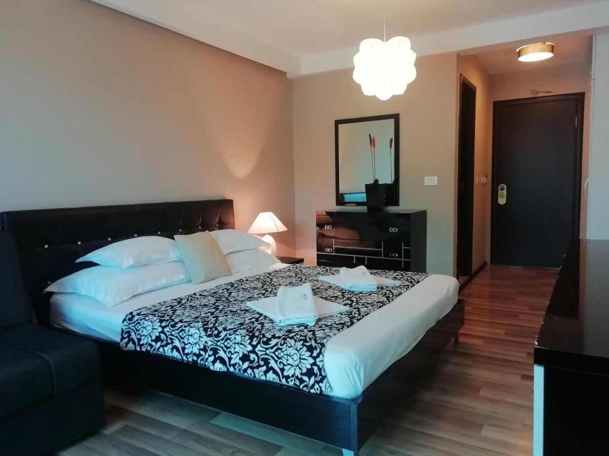 And Grand Palazzo Apartment Budva