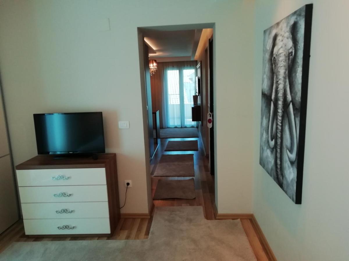 And Grand Palazzo Apartment